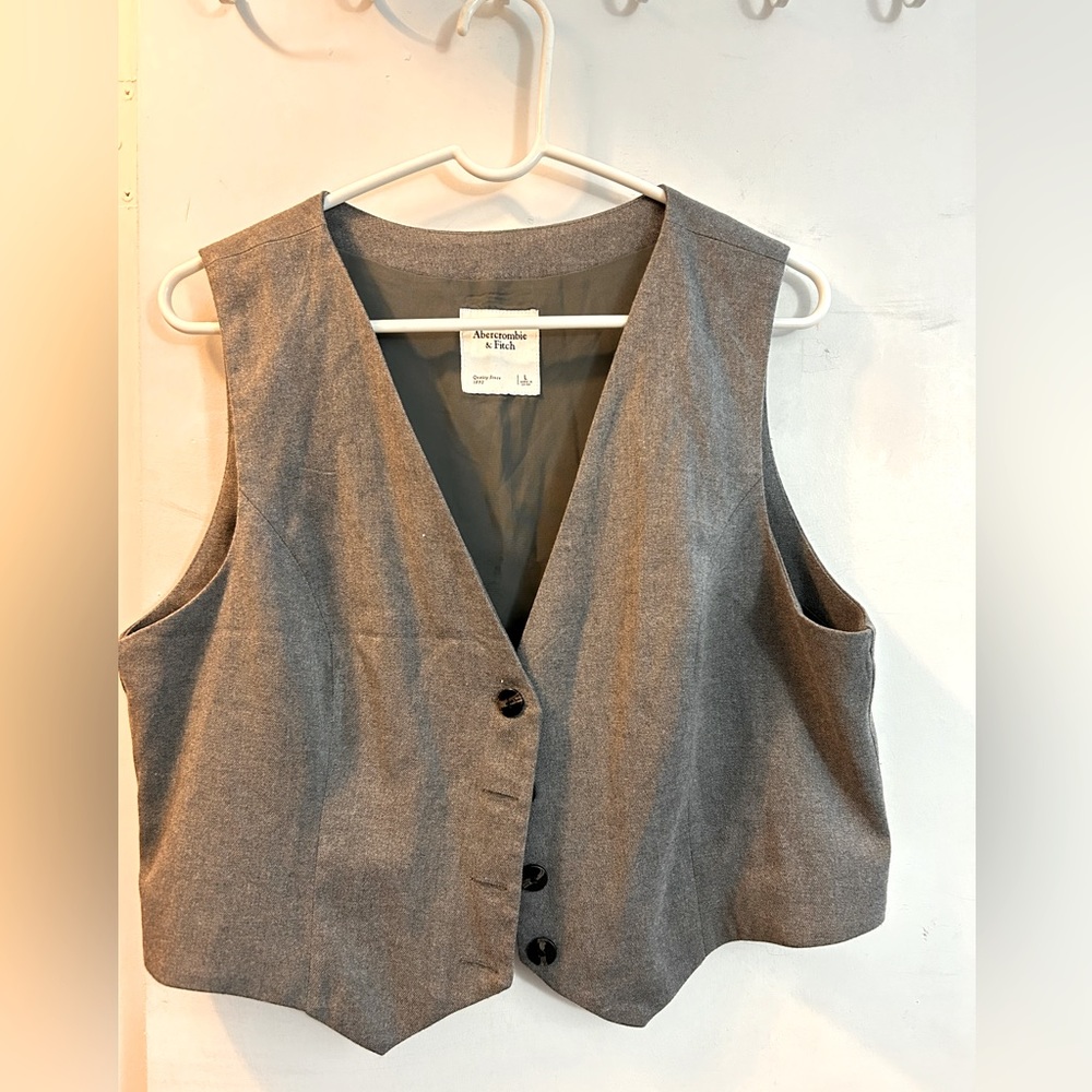 Gray Abercrombie & Fitch suit vest, size L